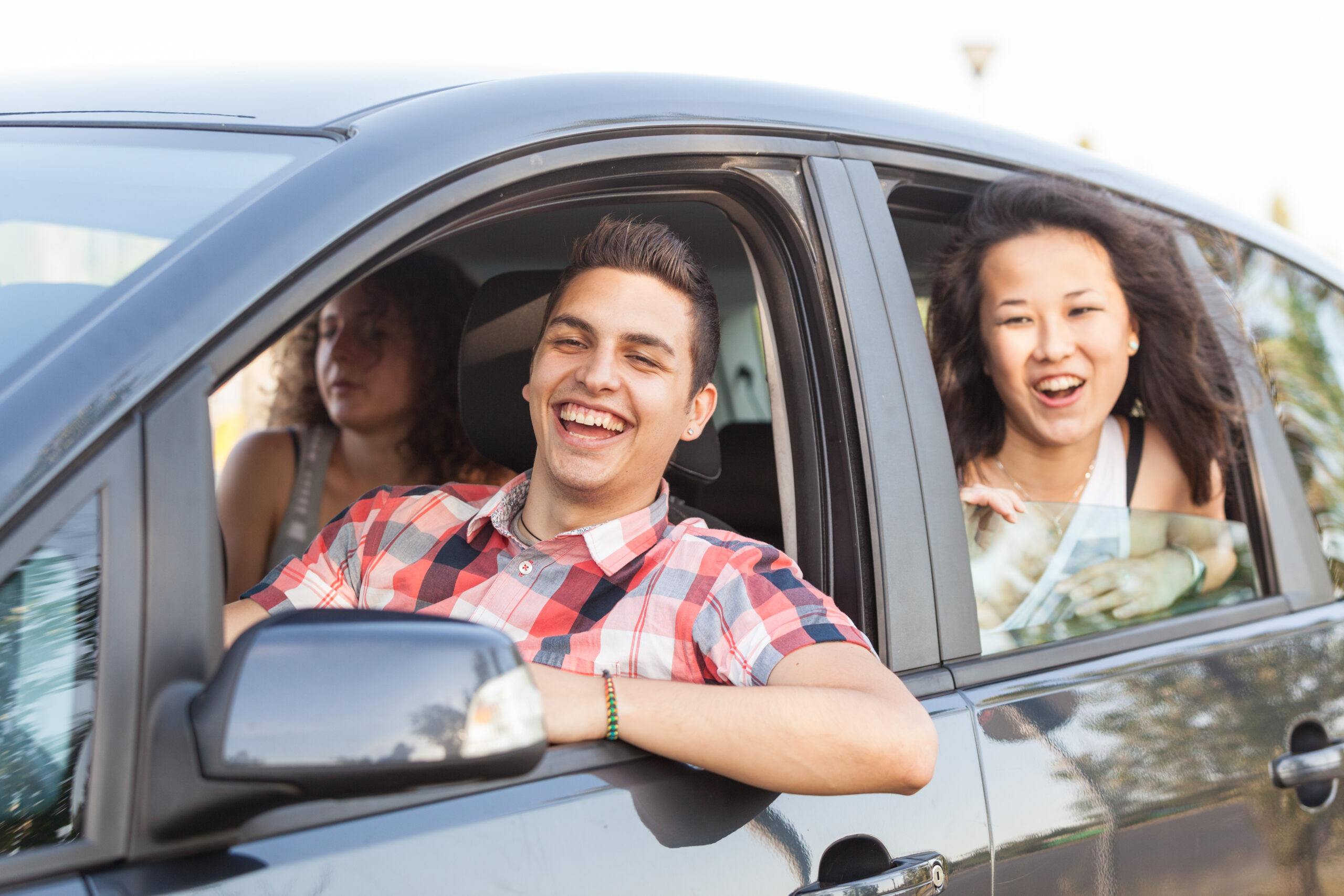 Thuê xe theo ngày, theo tháng - Hình thức nào tiết kiệm hơn?